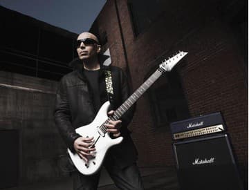 Aj gitarista Michal Kovalčík z Indigo sa príde pozrieť na Joea Satrianiho