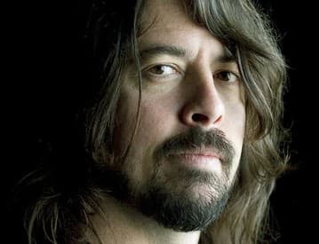 Vypočujte si debutový album superskupiny Davea Grohla a Coreyho Taylora