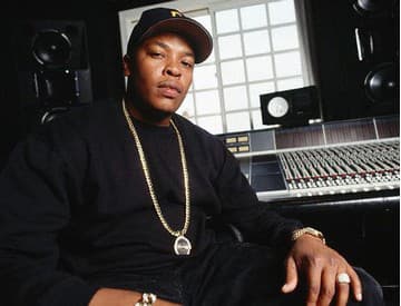 Týždeň v hip-hope: Dr. Dre vydá po 16 rokoch album, späť sú aj Public Enemy 