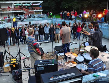 Schátrané bratislavské kúpalisko už zajtra oživí festival v bazéne Schátrané bratislavské kúpalisko už zajtra oživí festival v bazéne