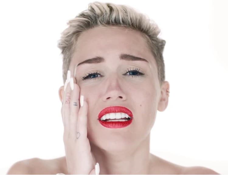 Moralizátorka Miley: Videoklip Taylor Swift má zlý vplyv na mládež