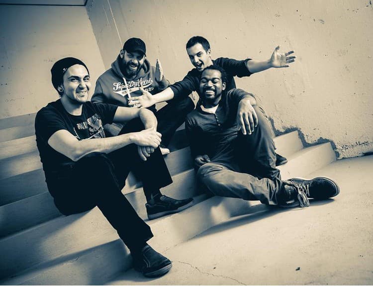 The Raw Bishops vystúpia prvýkrát na Uprisingu. Predstavia aj novinku Freedom