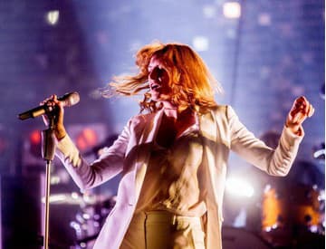 Kráľovná Szigetu: Strhujúca a živelná Florence Welch predviedla dokonalú šou