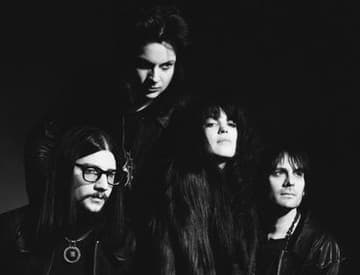 The Dead Weather zverejnili live video k singlu I Feel Love (Every Million Miles) The Dead Weather zverejnili live video k singlu I Feel Love (Every Million Miles)