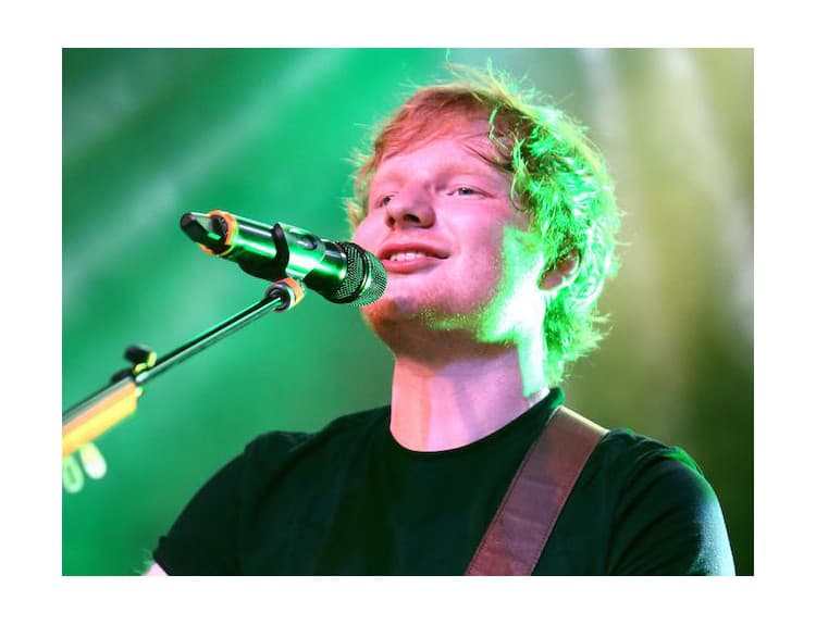 Ed Sheeran skladbou Thinking Out Loud pomohol priateľke z detstva