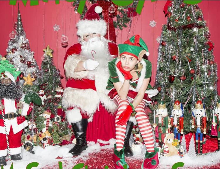 Miley Cyrus zverejnila skladbu My Sad Christmas Song