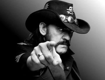 Fanúšikovia Motörhead smútia, spevák Lemmy Kilmister podľahol rakovine Fanúšikovia Motörhead smútia, spevák Lemmy Kilmister podľahol rakovine