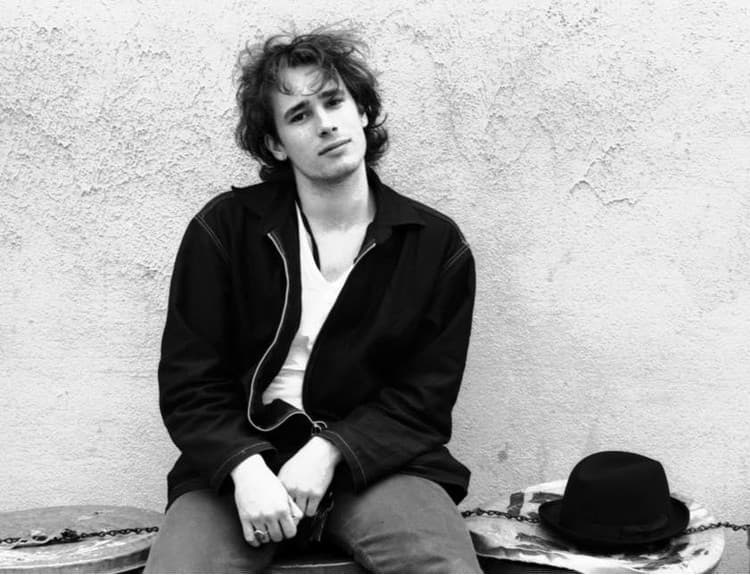 Vypočujte si, ako Jeff Buckley spieval Dylanov hit Just Like a Woman