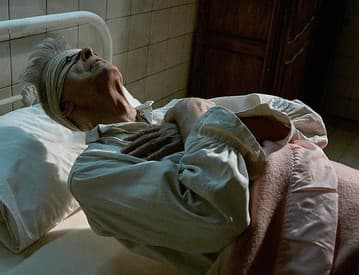 David Bowie údajne nechcel pohrebný obrad, spopolnili ho bez účasti rodiny David Bowie údajne nechcel pohrebný obrad, spopolnili ho bez účasti rodiny