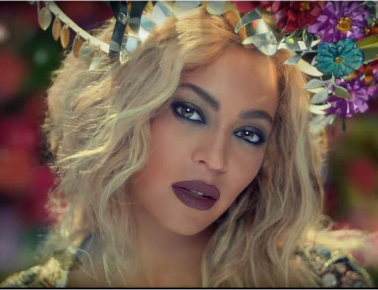 VIDEO: Coldplay spravili z Beyoncé hviezdu Bollywoodu