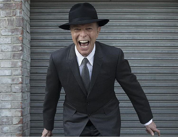 David Bowie vyrovnal albumový rekord Elvisa Presleyho v UK Charte