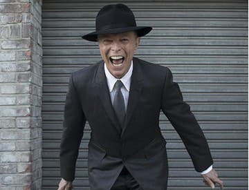 David Bowie vyrovnal albumový rekord Elvisa Presleyho v UK Charte David Bowie vyrovnal albumový rekord Elvisa Presleyho v UK Charte