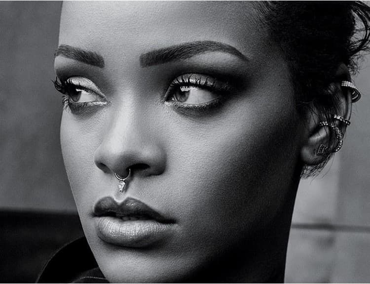 Rihanna vystúpi na udeľovaní BRIT Awards