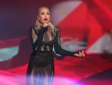 Gwen Stefani vydá po 10 rokoch sólový album. Singel predstaví na Grammy