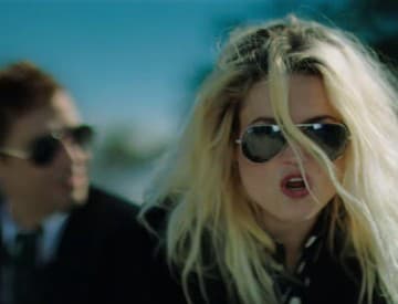 The Kills propagujú piaty album Ash & Ice pohrebným videoklipom 