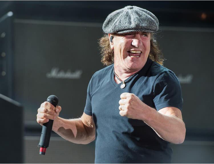AC/DC odložili koncerty v USA, spevák má problémy so sluchom