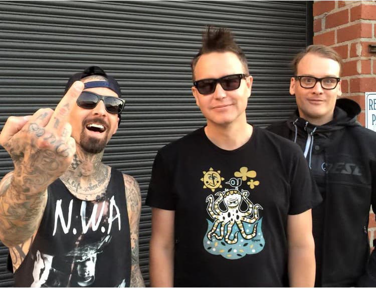 Blink-182 nahrávali s dídžejom Steveom Aokim