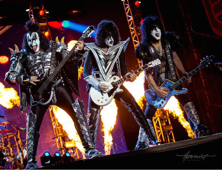 Paul Stanley z Kiss podstúpil operáciu natrhnutého bicepsu