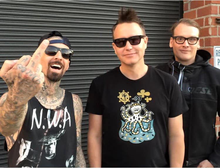 Blink-182 sú "znudení k smrti", Travis Barker chystá spoluprácu s André 2000