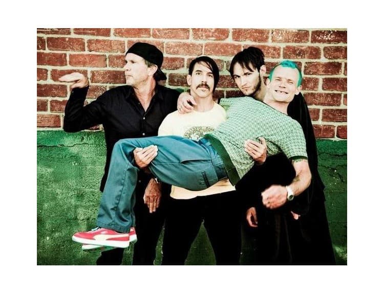Red Hot Chili Peppers sú späť! V novinke parádne spojili funk s melanchóliou