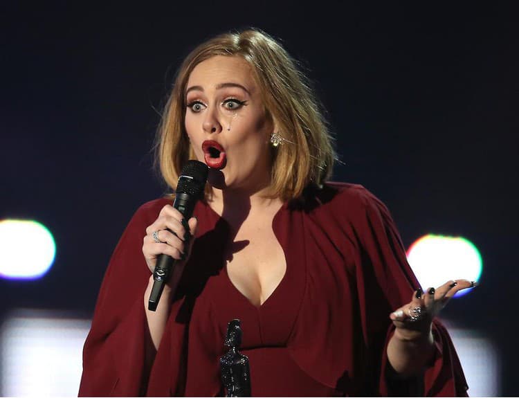 Adele na prestížnych Ivor Novello Awards vyhlásili za skladateľku roka