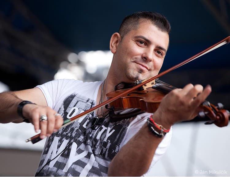Marco Rajt na novom albume predstavuje svetové hity v husľovom prevedení