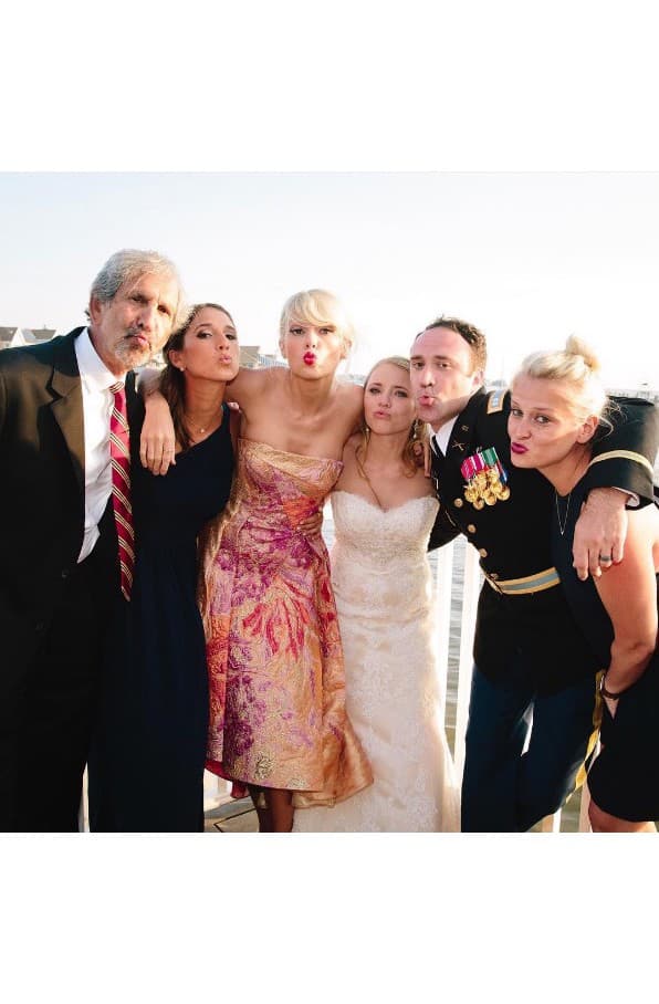 Taylor Swift prekvapila fanúšika na jeho svadbe