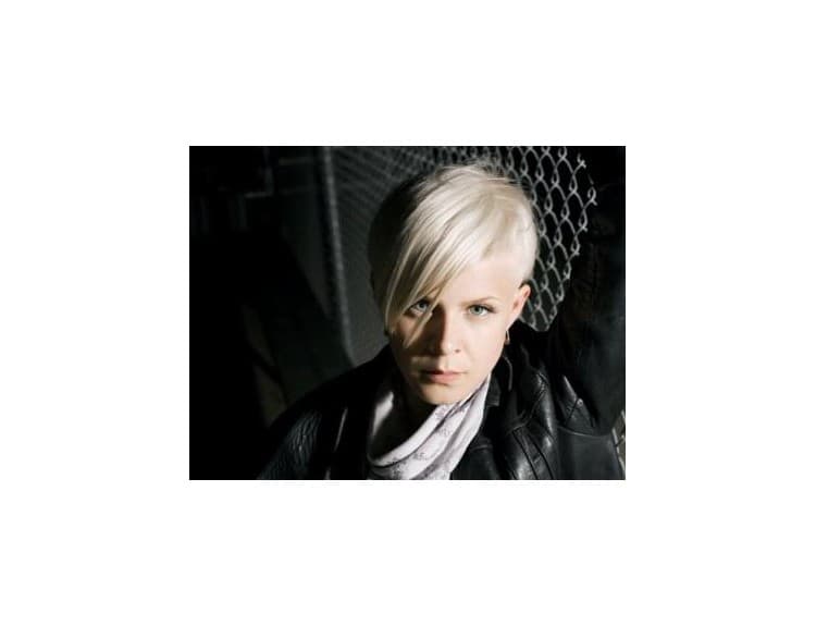 Vypočujte si zaujímavú spoluprácu Metronomy a speváčky Robyn