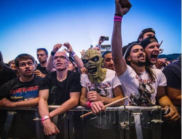 FOTO: Iron Maiden na žilinské letisko prilákali 15-tisícový dav a nesklamali
