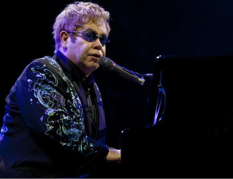 Elton John predstavil videoklip k piesni A Good Heart