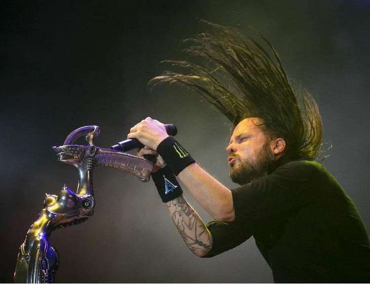 VIDEO: Ak len sedíte a hnijete, pustite si novinku kapely Korn