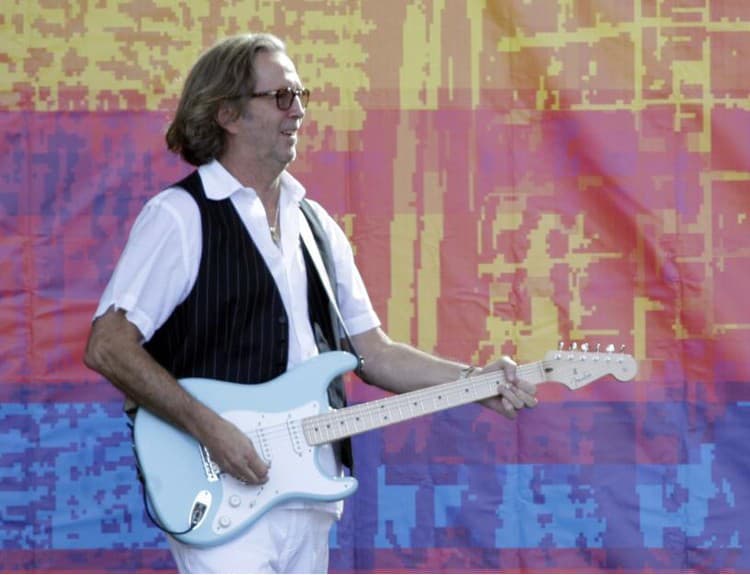 Neznámy kupec dal v dražbe za gitaru Erica Claptona 45-tisíc dolárov