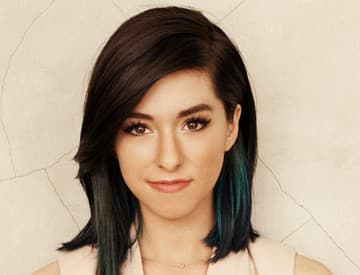 Zverejnia sériu videoklipov zavraždenej speváčky Christiny Grimmie Zverejnia sériu videoklipov zavraždenej speváčky Christiny Grimmie