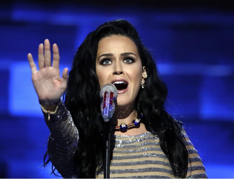 Nemám vzdelanie, ale mám hlas: Pozrite si, ako Katy Perry podporila Hillary Clinton