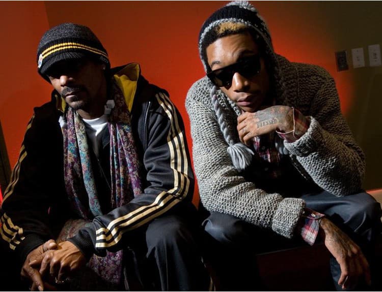 Na koncerte Snoop Dogga a Wiz Khalifu sa zranili desiatky ľudí
