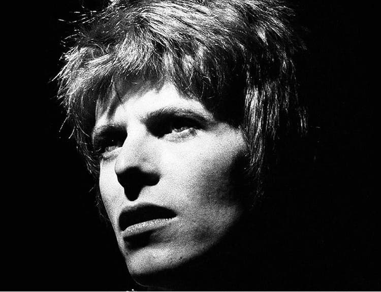 V Berlíne odhalili pamätnú tabuľu Davidovi Bowiemu