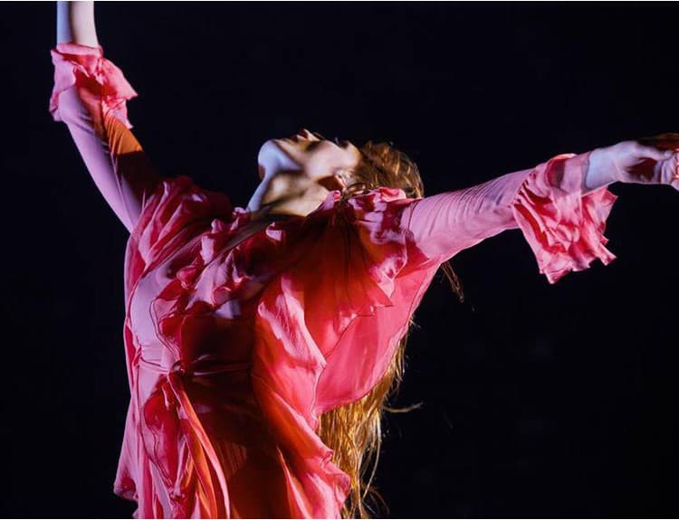 Florence and the Machine zverejnili magickú pieseň k filmu Tima Burtona