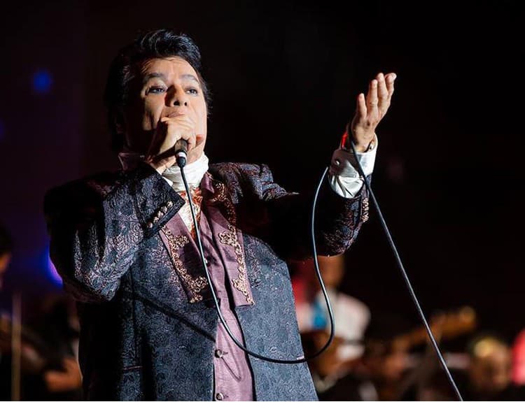 Vo veku 66 rokov zomrel spevák Juan Gabriel