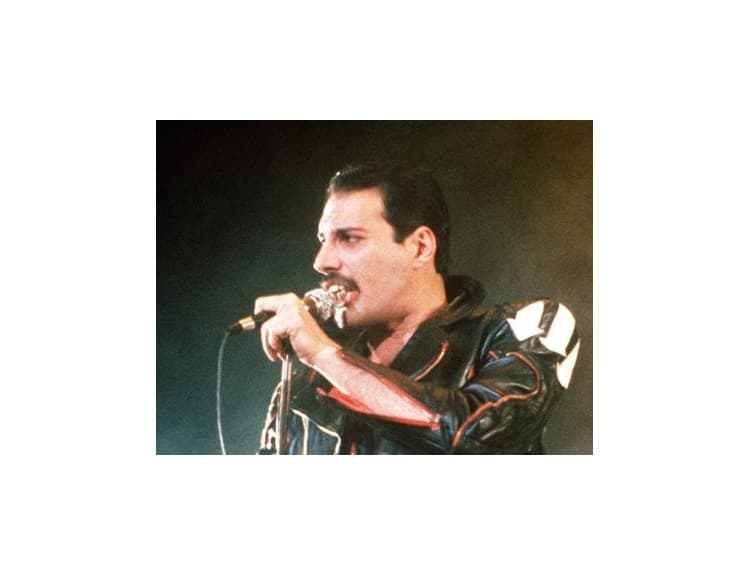 Freddie Mercury by mal dnes 70. Vychádza kompilácia, pomenovali po ňom asteroid