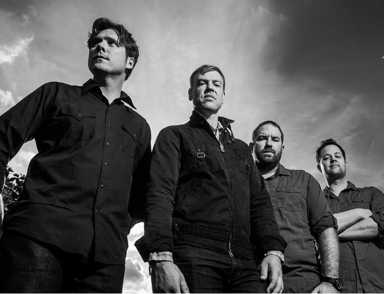 Jimmy Eat World zverejnili dátum vydania a tracklist albumu 