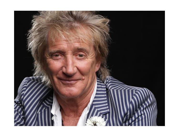 Rod Stewart si prevzal rytiersky titul, v novembri zahrá v Prahe aj vo Viedni