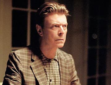 Briti pripravujú dokumentárny film o Davidovi Bowiem Briti pripravujú dokumentárny film o Davidovi Bowiem