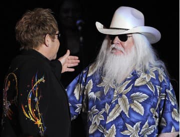 Zomrel hudobník Leon Russell, hrával s členmi Beatles aj s Eltonom Johnom
