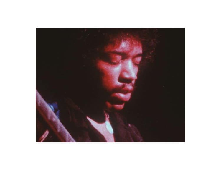 Jimi Hendrix si kúpil gitaru za 25 dolárov, teraz ju vydražili za státisíce