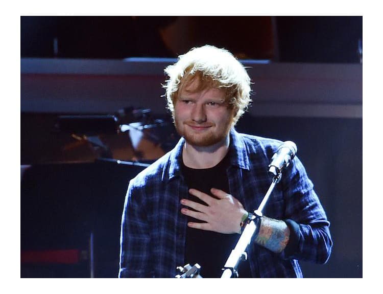 Ed Sheeran sa vracia po ročnej pauze. Novú tvorbu predstaví už v piatok
