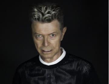 Bowie by mal dnes 70. Vypočujte si EP s jeho piesňami pre muzikál Lazarus Bowie by mal dnes 70. Vypočujte si EP s jeho piesňami pre muzikál Lazarus