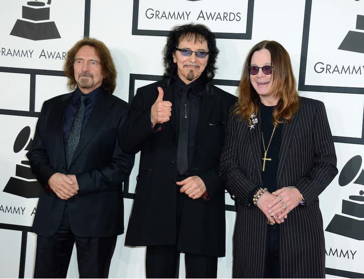 Hrčka v hrdle gitaristu Black Sabbath nebola rakovinová