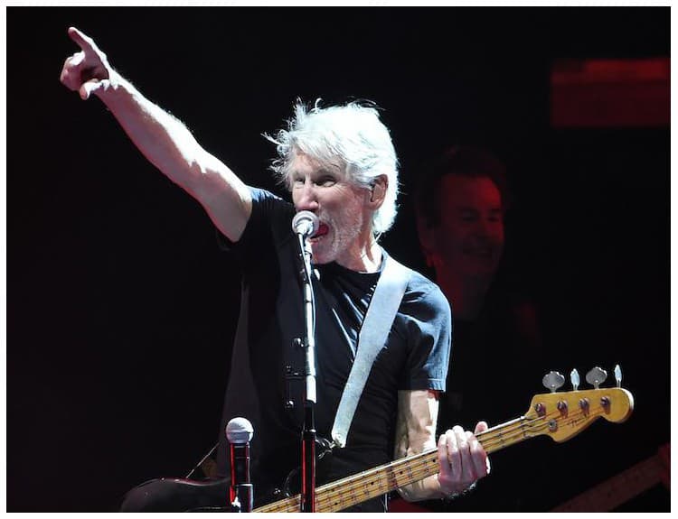 Roger Waters zverejnil video a fotografiu z nahrávania s Nigelom Godrichom