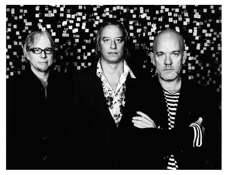 Traja pôvodní členovia R.E.M. si po rokoch zahrali na jednom pódiu