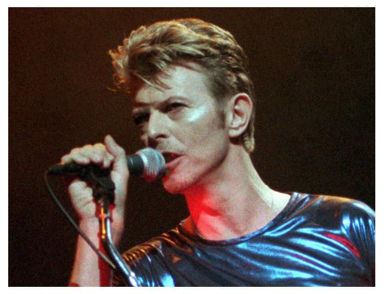 Pozrite si nové poštové známky venované Davidovi Bowiemu